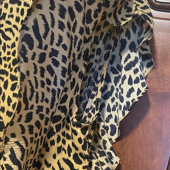 Umgee Animal Print Ruffle Sleeve Romper Size Medium - Picture 10 of 10